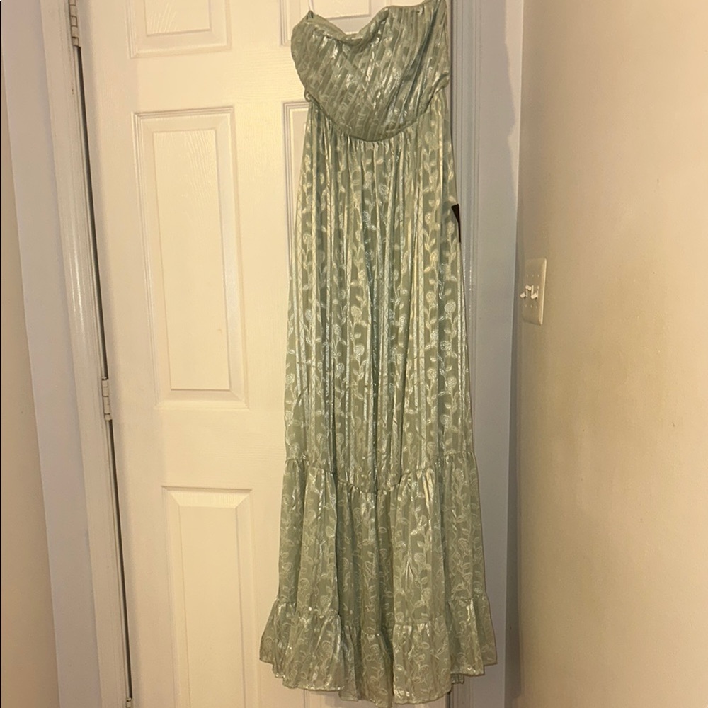 Elegant Green Strapless Dress
